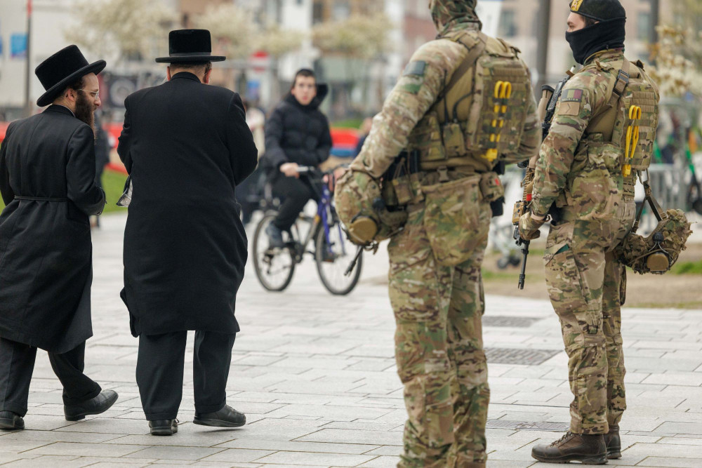 Βέλγιο: σύλληψη δύο ανηλίκων για πυρπόληση αυτοκινήτου σε εβραϊκή συνοικία - Εξετάζεται αντισημιτικό κίνητρο