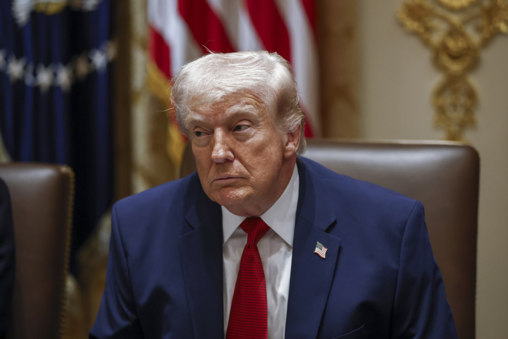 Ντόναλντ Τραμπ για Ιράν: Τους εκμηδενίζουμε, παρακαλάνε για συμφωνία - Δεν δίνουμε πυρηνικά σε τρελούς