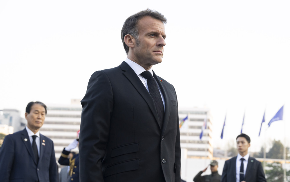 Επίθεση Μακρόν κατά της Ρωσίας μετά τους πολύνεκρους βομβαρδισμούς στην Ουκρανία