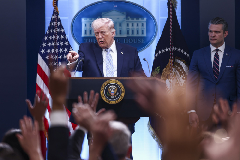 Νέο τελεσίγραφο Τραμπ στο Ιράν: «Θα χρησιμοποιήσουμε τα καλύτερα πυρομαχικά αν δεν υπάρξει συμφωνία»  (video)