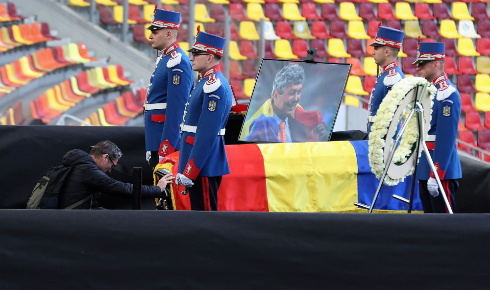 Ρουμανία: το τελευταίο «αντίο» στον Μιρτσέα Λουτσέσκου