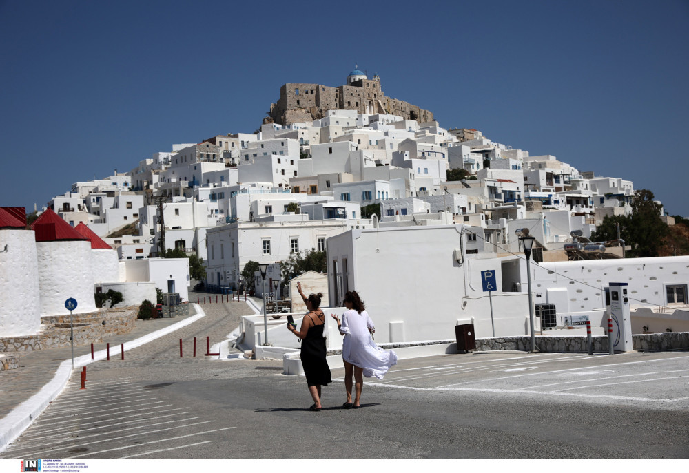 Guardian: η Αστυπάλαια πρώτος προορισμός για παραθαλάσσιες διακοπές το 2026
