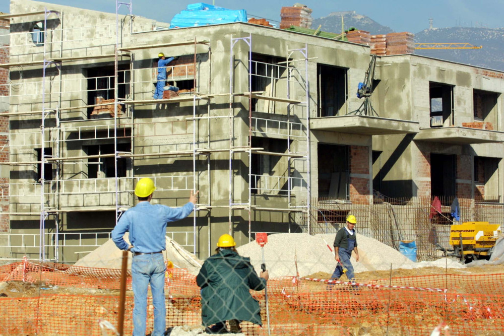 e-ΕΦΚΑ: σήμερα καταβάλλεται το αδειοδωρόσημο Πάσχα 2026 στους οικοδόμους