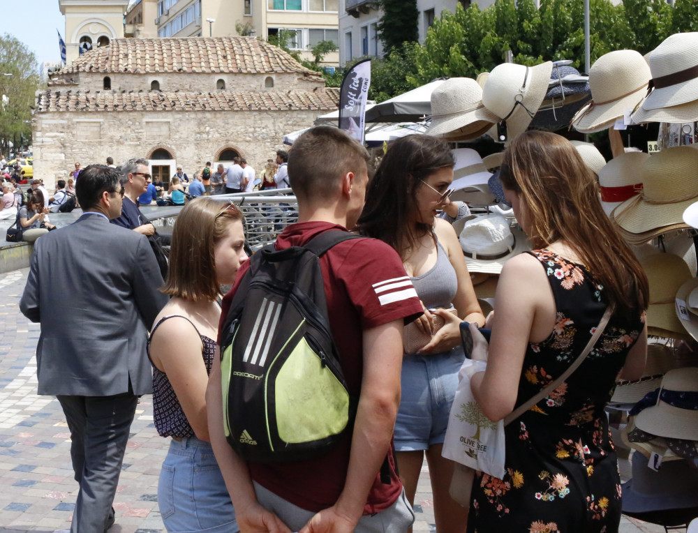 Youth Pass 2026: ενίσχυση 150 ευρώ για νέους 18 και 19 ετών - Πότε ξεκινούν οι αιτήσεις