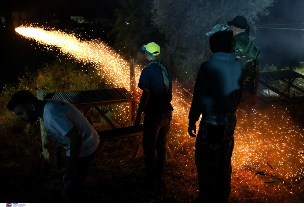 Χίος: τρεις άντρες και μία γυναίκα με εγκαύματα στο 50% του σώματος από αυτοσχέδιες ρουκέτες (video)