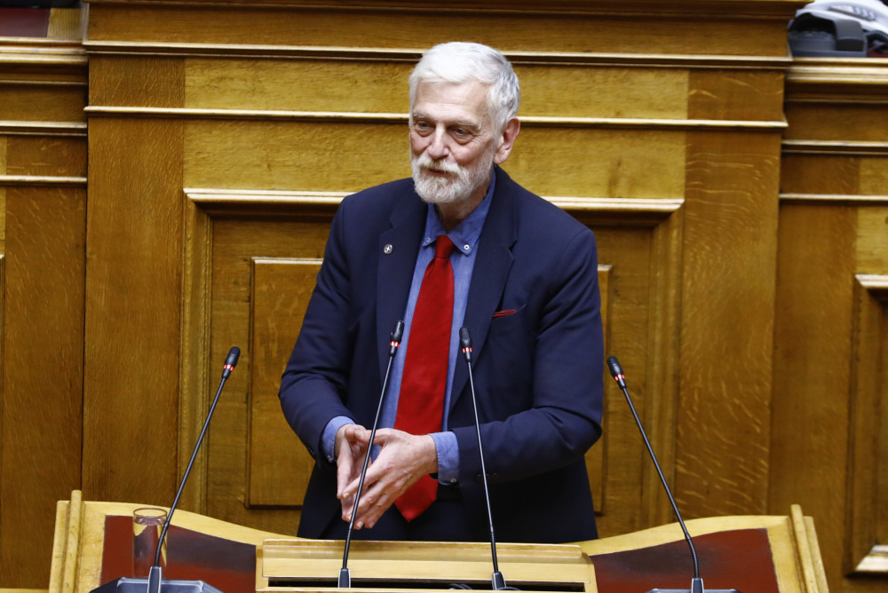 Γιάννης Λοβέρδος: Θα γίνει η μεταφορά του Αγίου Φωτός στην Αθήνα - Είναι η «ψυχή» των Ελλήνων (video)