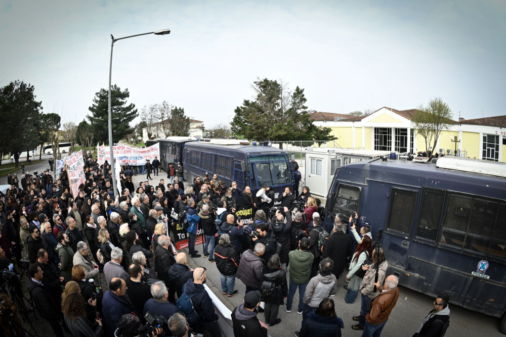 Τα λαϊκά δικαστήρια δεν απονέμουν δικαιοσύνη