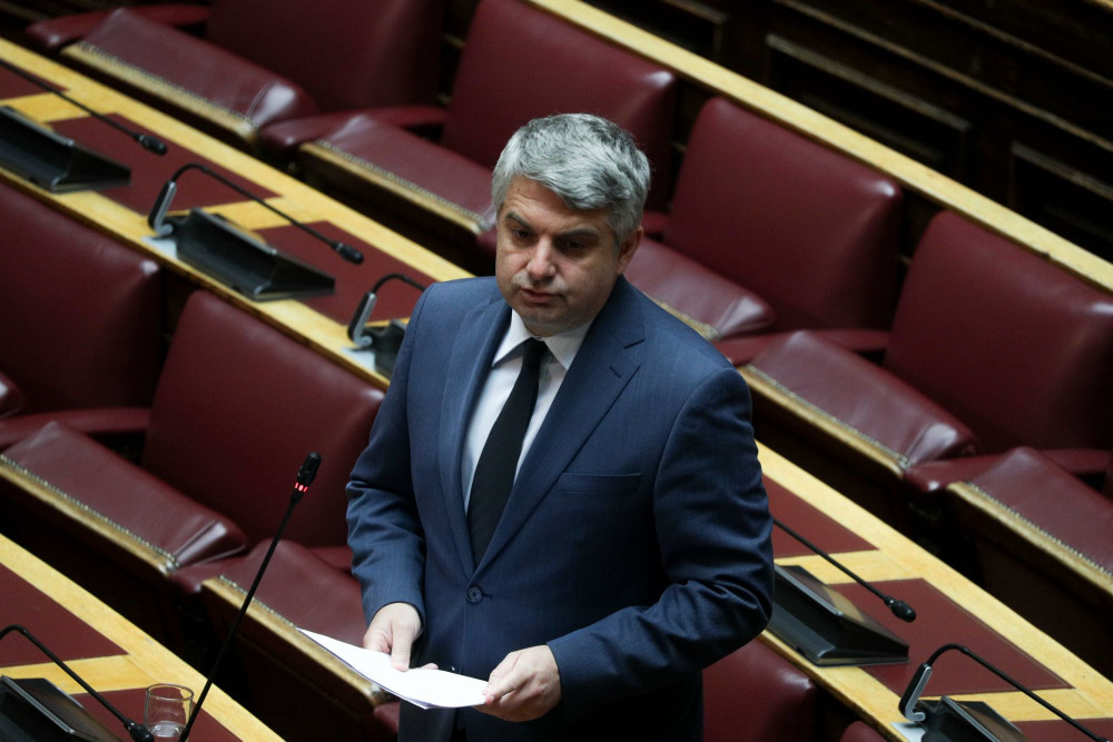 Ο Οδυσσέας Κωνσταντινόπουλος την Πέμπτη παραδίδει την έδρα του: «Θα μιλήσω στη Βουλή»