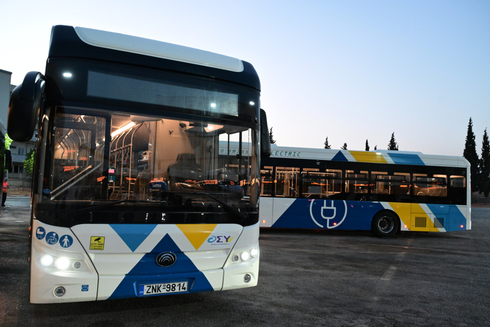 Συνεργασία υπουργείου Μεταφορών και ΕΤΕπ για τα ηλεκτρικά λεωφορεία στην Αθήνα (photos)