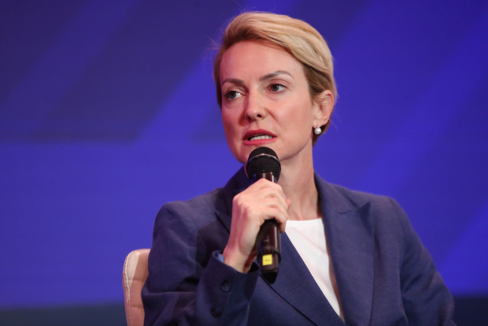 Αλεξάνδρα Σδούκου: Δεν συγκαλύπτουμε, αλλά και δεν τσουβαλιάζουμε