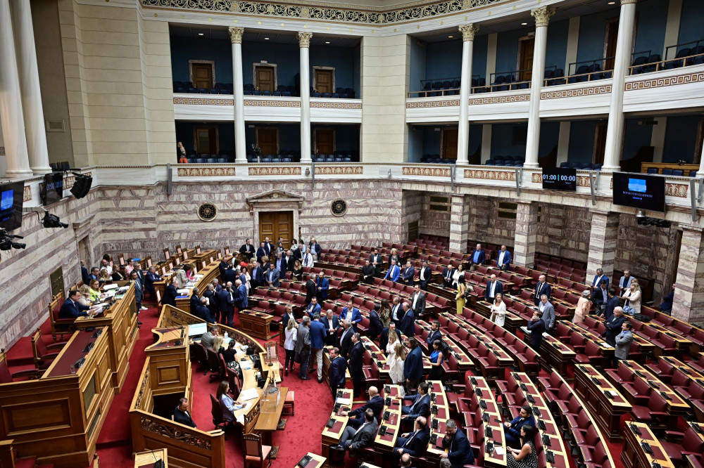 Δεν… πουλάνε οι κραυγές της αντιπολίτευσης