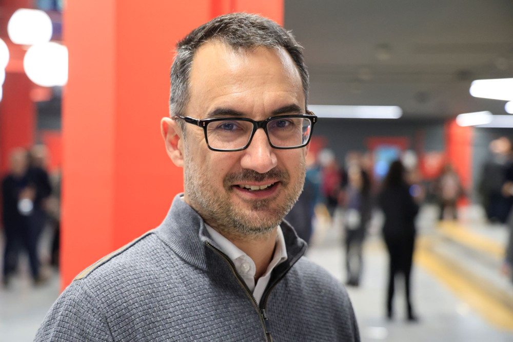 Παραιτήθηκε από πρόεδρος της ΝΕΑΡ ο Χαρίτσης: Ε, και;