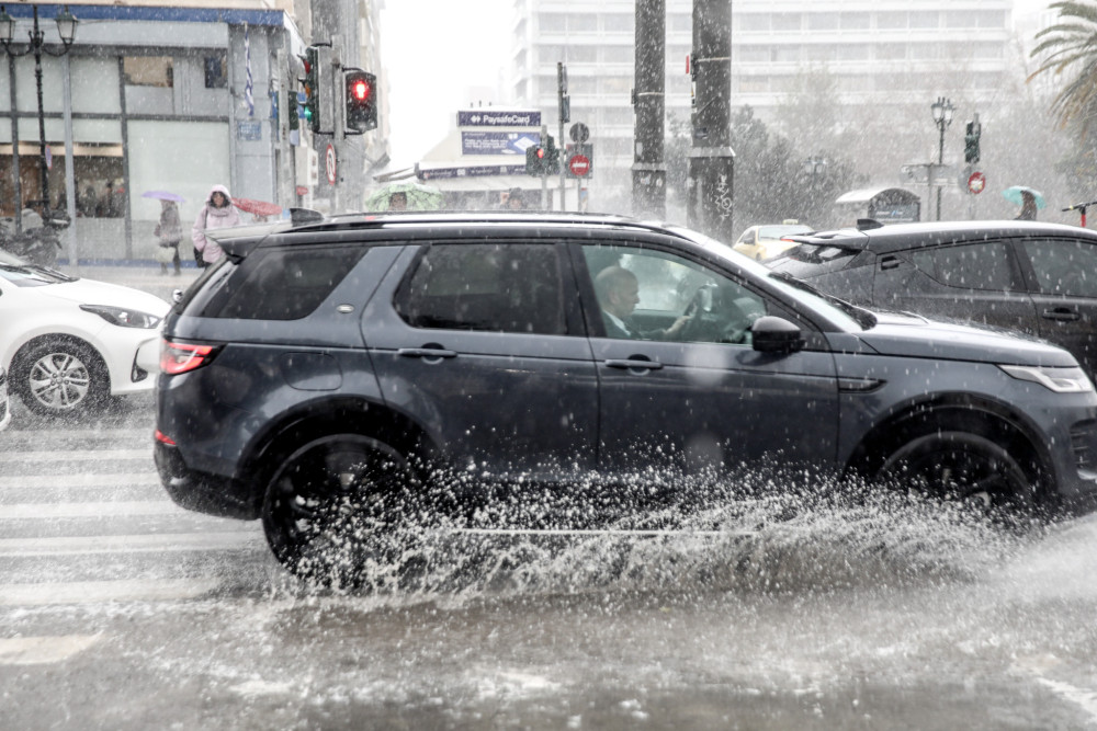 Κακοκαιρία Εrminio: Σε «κόκκινο συναγερμό» η Αττική - Πότε κορυφώνονται βροχές, καταιγίδες και θυελλώδεις άνεμοι