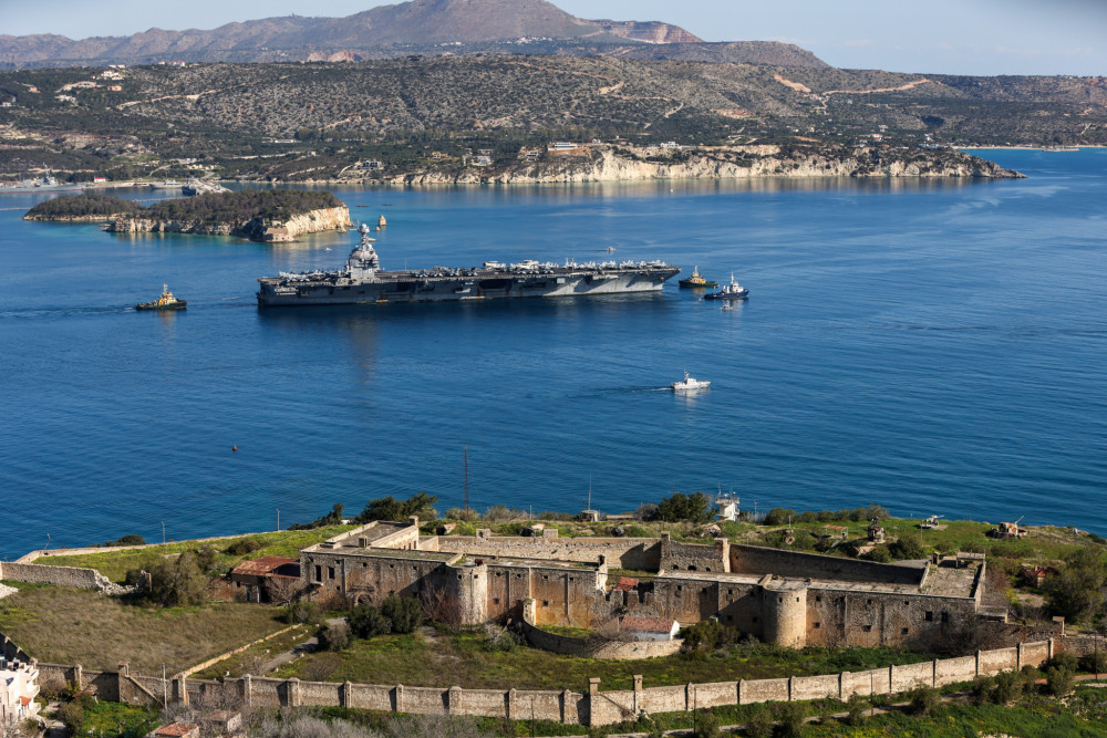 Η Ελλάδα ως θετική περίπτωση για τις ΗΠΑ: Πώς η κρίση ΝΑΤΟ - Τραμπ ενισχύει διπλωματικά και στρατιωτικά τη χώρα (video)
