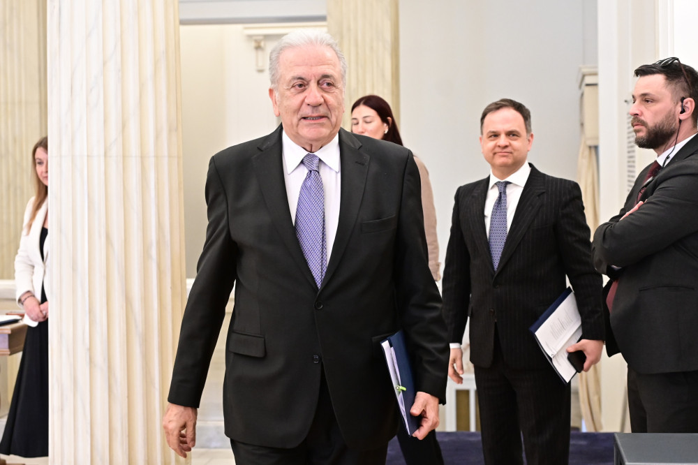 Δημήτρης Αβραμόπουλος: «Η σκιά του πολέμου και η παγκόσμια αποσταθεροποίηση»