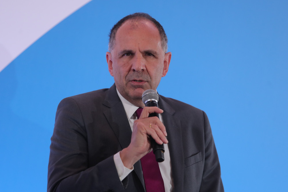 Επίθεση στο δικηγορικό γραφείο του Γιώργου Γεραπετρίτη - Έριξαν μπογιές, έγραψαν συνθήματα