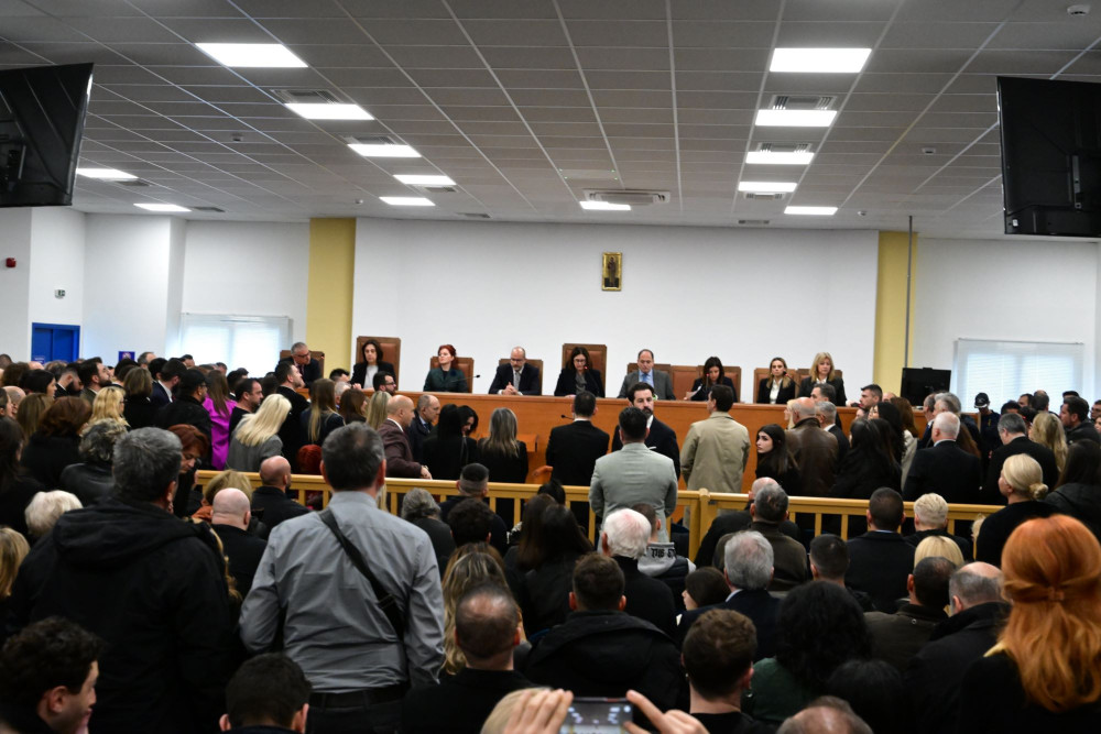 Δίκη για τα Τέμπη: ούτε το Κολοσσαίον θα τους φαινόταν αρκετό