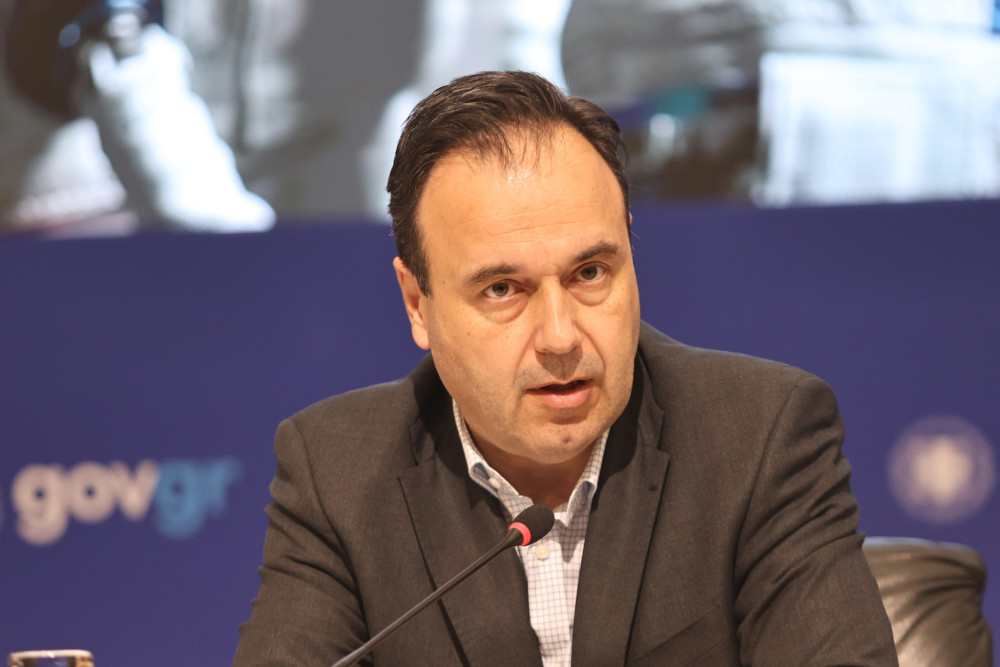 Δημήτρης Παπαστεργίου: Νέα μέτρα για την προστασία των παιδιών από αλκοόλ, τσιγάρα και ψηφιακούς κινδύνους