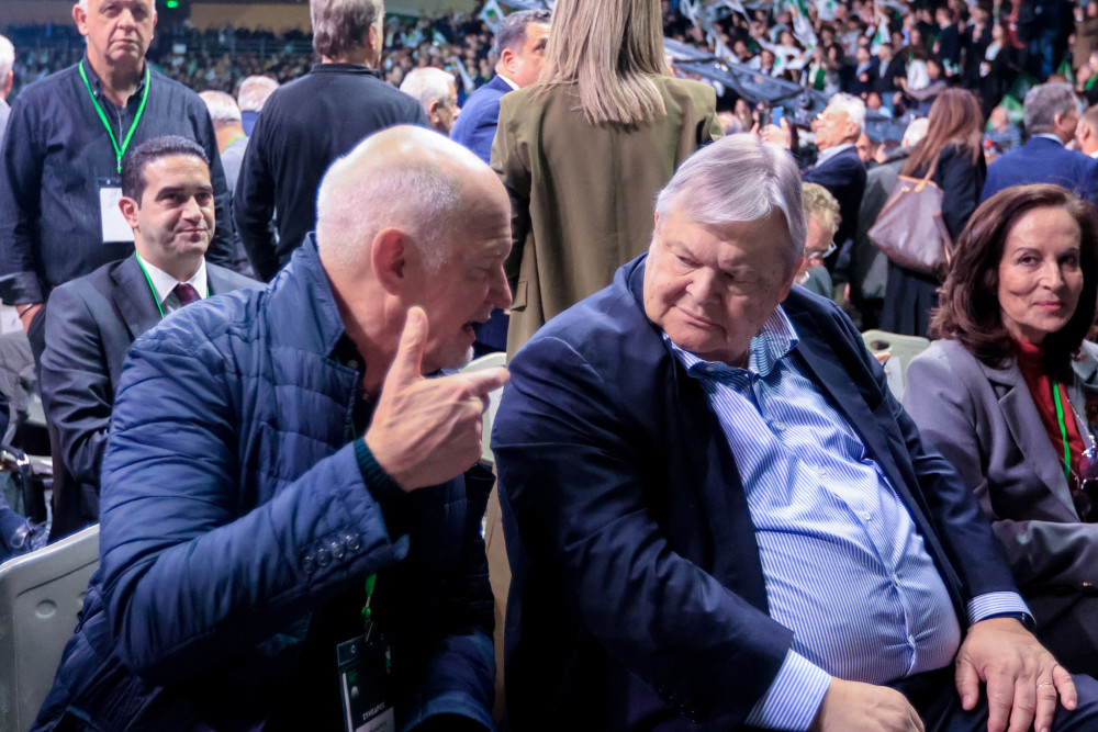 Όταν ο Βαγγέλης Βενιζέλος τράβηξε το χαλί στον Γιώργο Παπανδρέου (video)