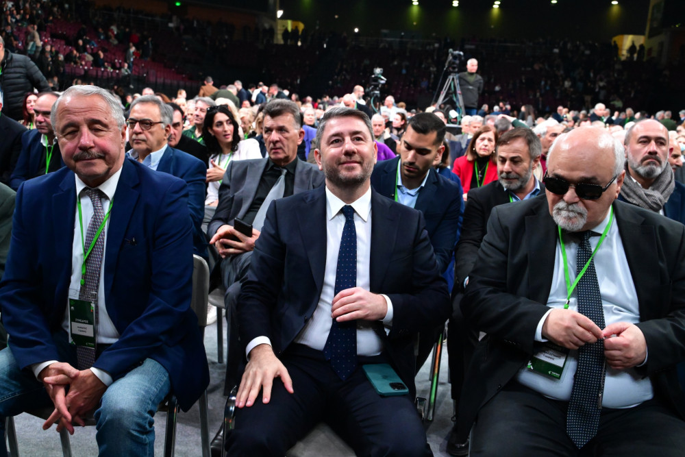 ΠΑΣΟΚ: Συνέδριο μηχανισμών και συνθημάτων ναφθαλίνης