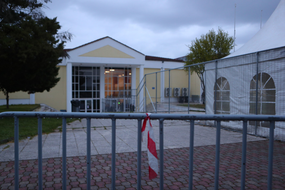 Νέες εντάσεις στη δίκη για τα Τέμπη - Πρόεδρος δικαστηρίου: Όποιος θορυβεί θα περνάει έξω