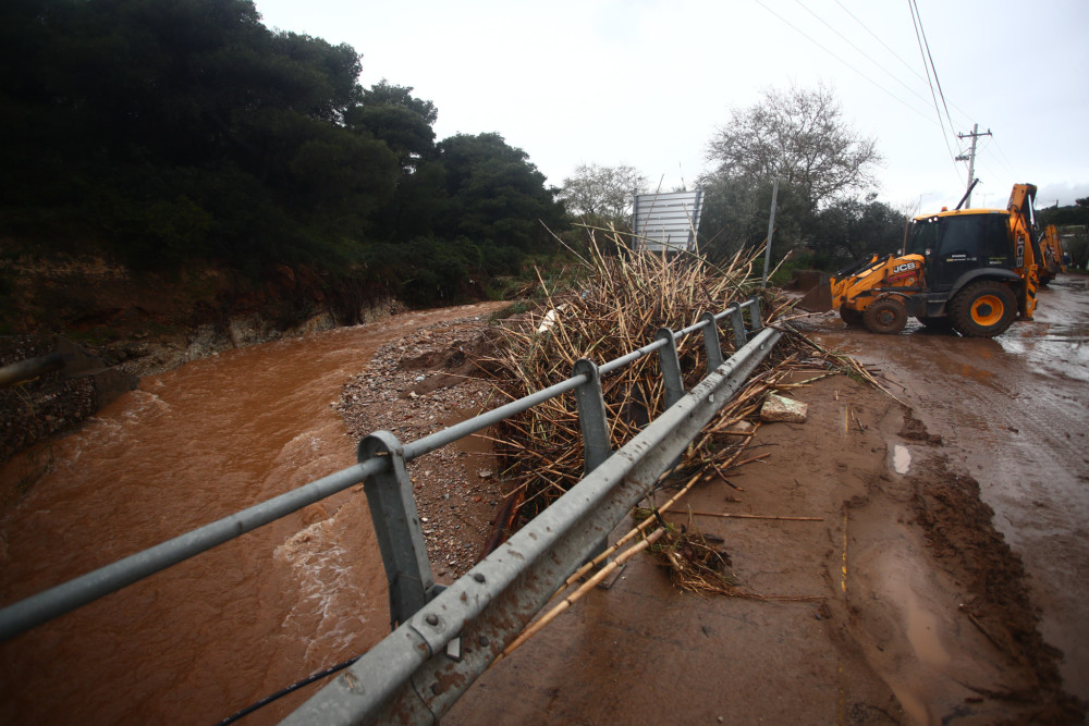 Κώστας Κατσαφάδος στον Μαραθώνα: Αυτοψία και μέτρα στήριξης για τους πληγέντες από την κακοκαιρία