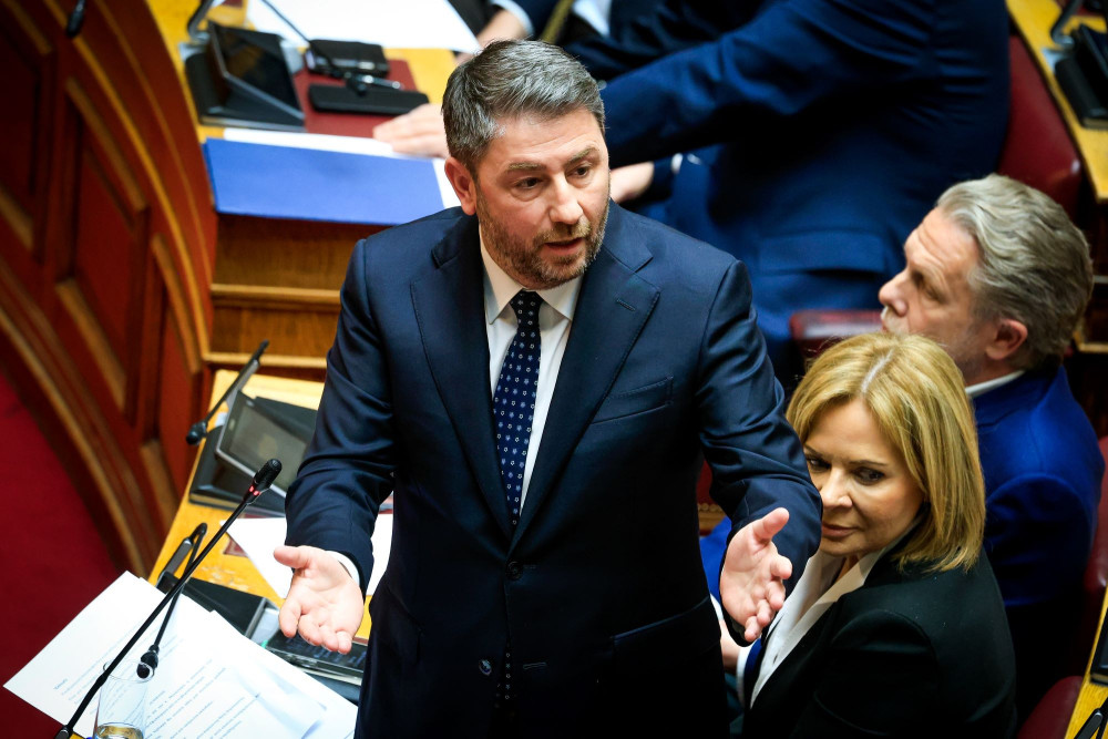 Οι ανεξάρτητες Αρχές, τα μικροπολιτικά παιχνίδια του ΠΑΣΟΚ και οι «δύο βάρκες» του Ανδρουλάκη