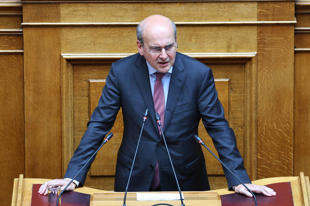 Βουλή: υπερψηφίστηκε το νομοσχέδιο Χατζηδάκη για τη Δημόσια Διοίκηση