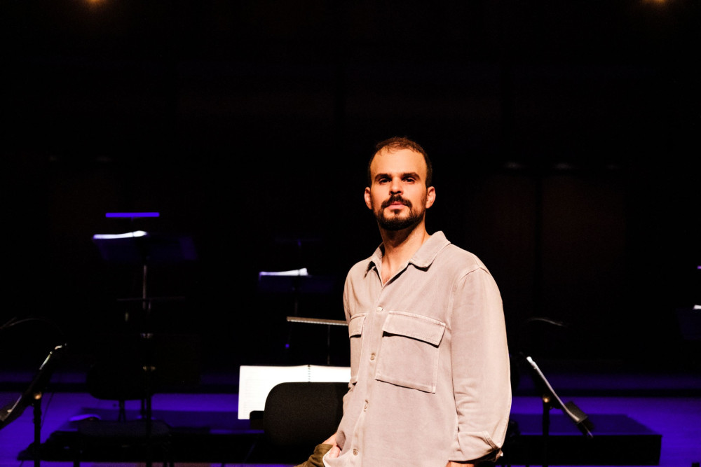 «Μικρά Καθρεφτάκια» του Δημοσθένη Βουτυρά από την Έλενα Μεγγρέλη και τον Αλέξανδρο Γκόνη στις Μούσες στην Κυψέλη