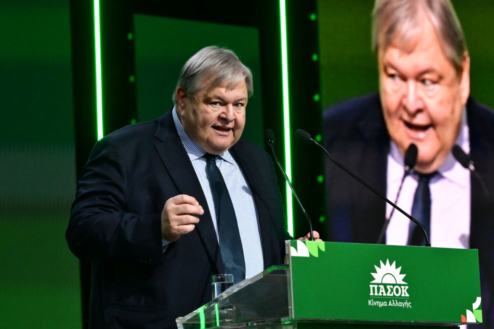 Ευάγγελος Βενιζέλος: Το «λιμπρέτο» στο οπερετικό συνέδριο του ΠΑΣΟΚ