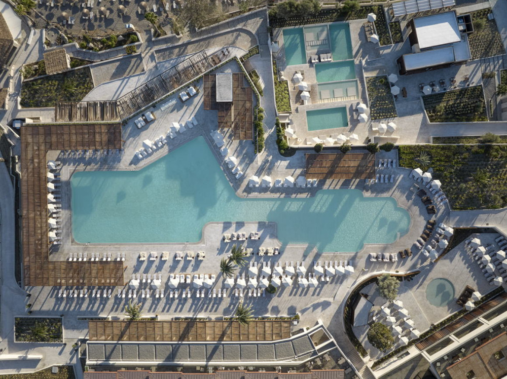 ELLA RESORTS: συμφωνία χρηματοδότησης 710 εκατ. ευρώ από την Τράπεζα Πειραιώς