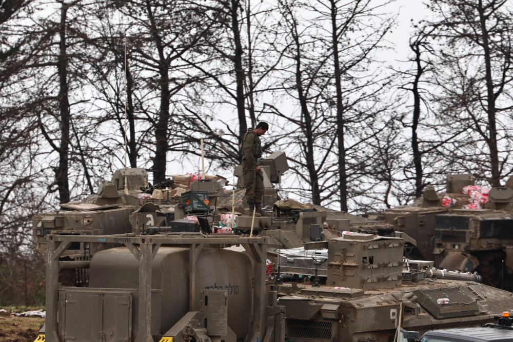 Ιρανικοί βαλλιστικοί πύραυλοι πλήττουν τη βάση Ντιέγκο Γκαρσία - Σφοδρές αεροπορικές επιδρομές του Ισραήλ