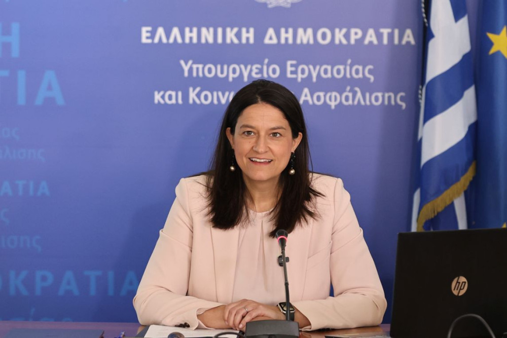 Νίκη Κεραμέως για ψηφιακή κάρτα εργασίας: Άλμα 1.200% στις υπερωρίες - Προστασία εργαζομένων (video)