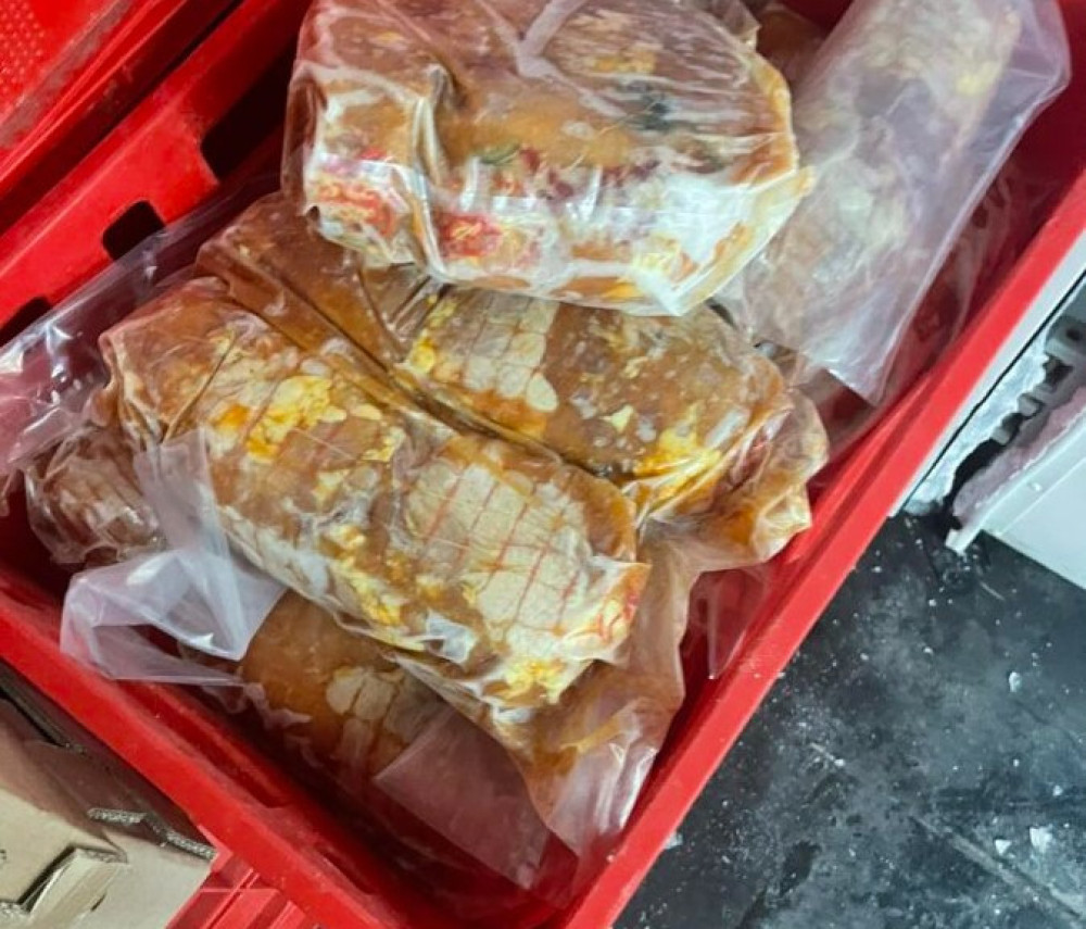 Περιφέρεια Αττικής: κατάσχεσε 3,5 τόνους ακατάλληλων κρεάτων  σε επιχείρηση στον Πειραιά