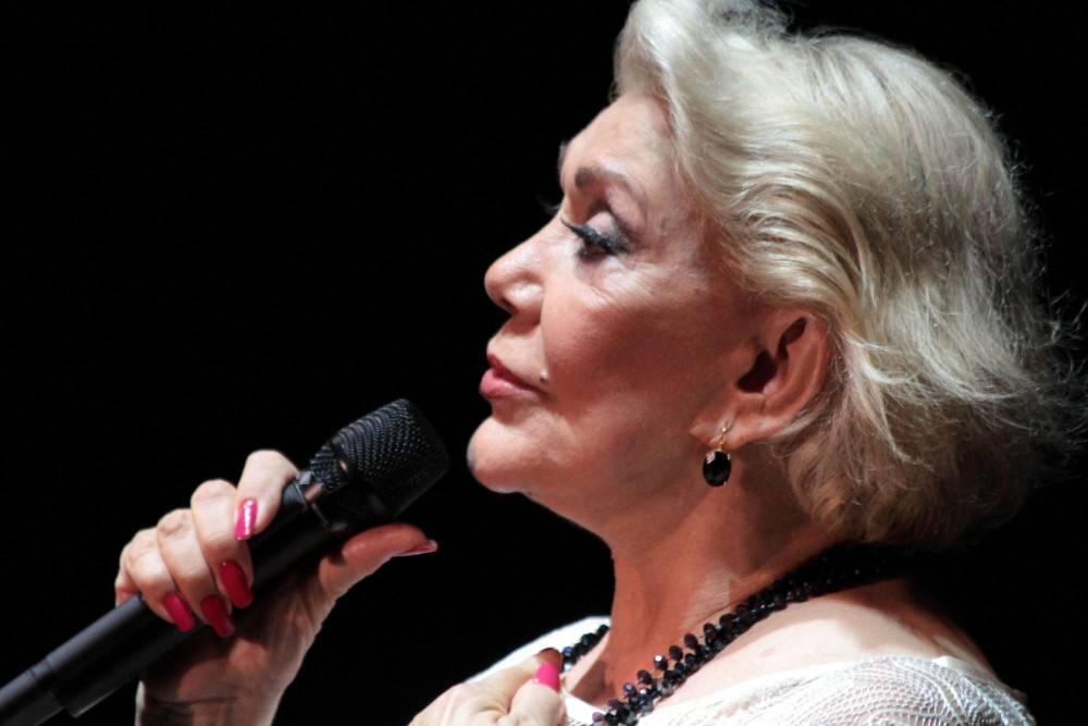 Σε λαϊκό προσκύνημα η σορός της Μαρινέλλας - Την Τρίτη η κηδεία της