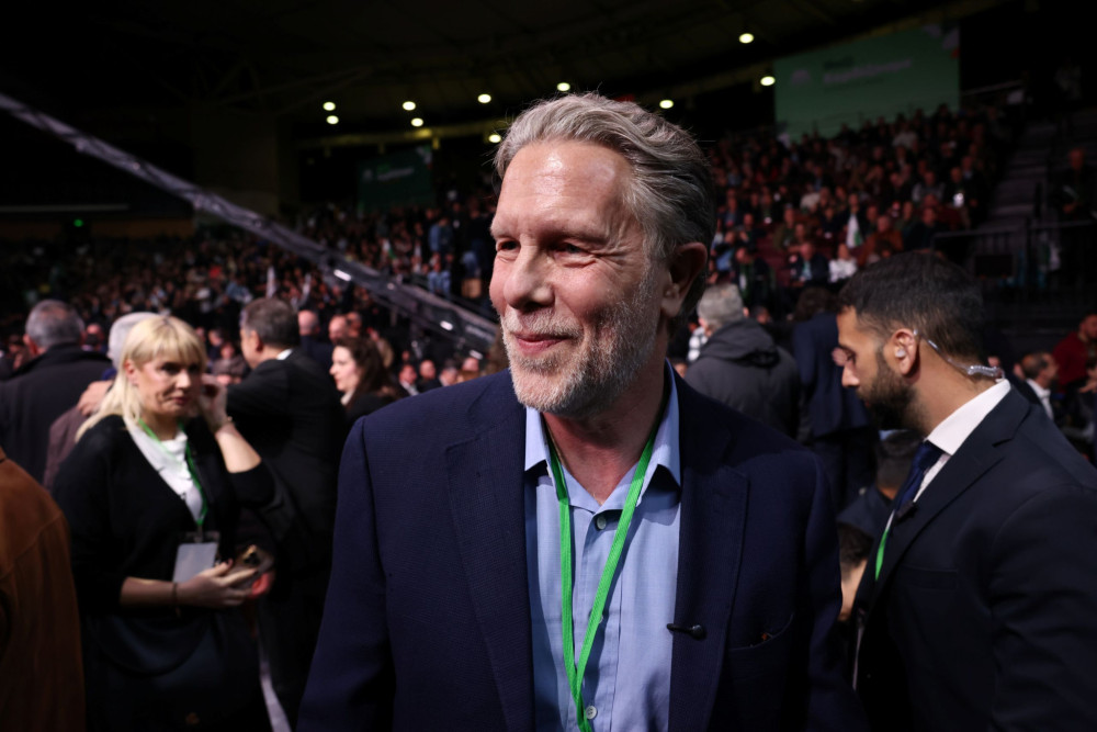 ΠΑΣΟΚ: η διορία του Γερουλάνου για να «ξεκολλήσει η βελόνα» λήγει, το ματς πάει στην παράταση