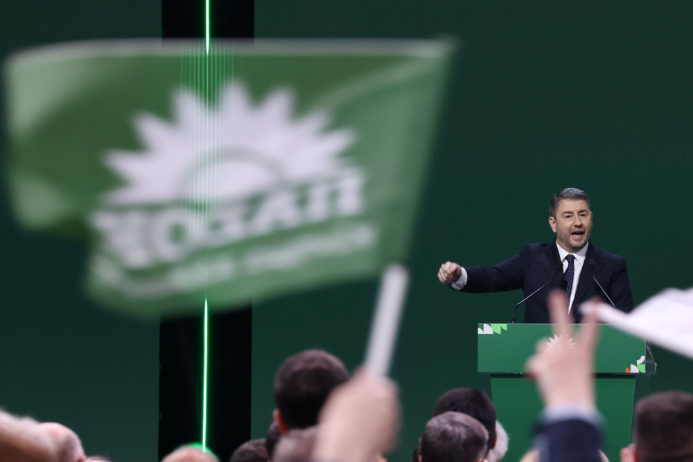 Ο Ανδρουλάκης με συνθήματα… Ανδρέα, «πρόγραμμα» Τσίπρα και λογική Πολάκη