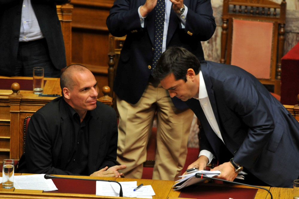 «Στο χιλιοστό»: όταν ο Τσίπρας «άδειασε» τον Βαρουφάκη (video)