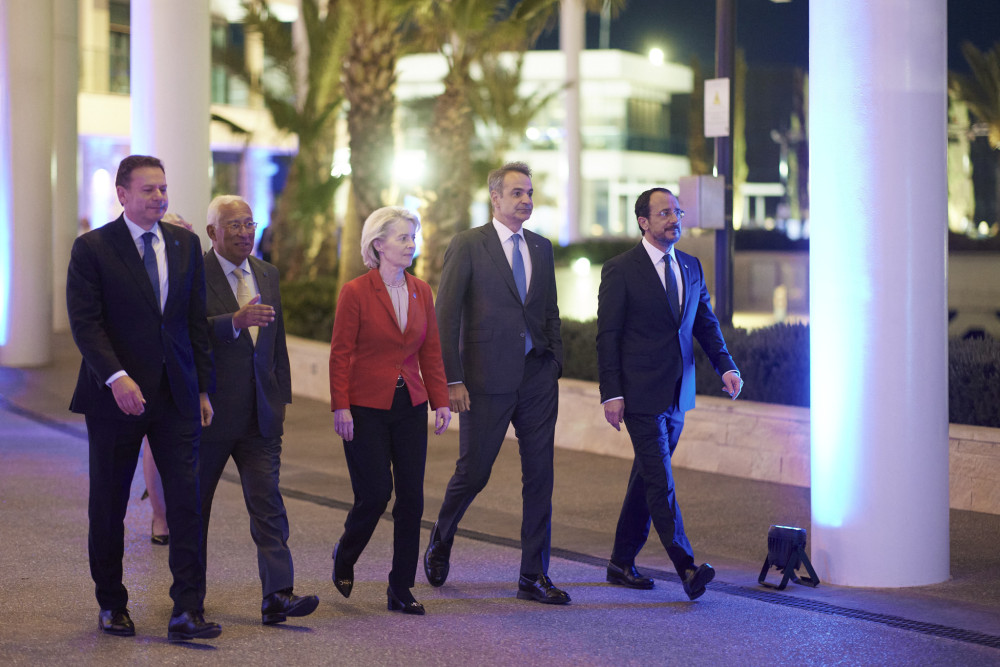 Κυριάκος Μητσοτάκης: Στο πλευρό της Ουκρανίας η Ευρώπη - «Καθοριστική απόφαση τα 90 δισ.»