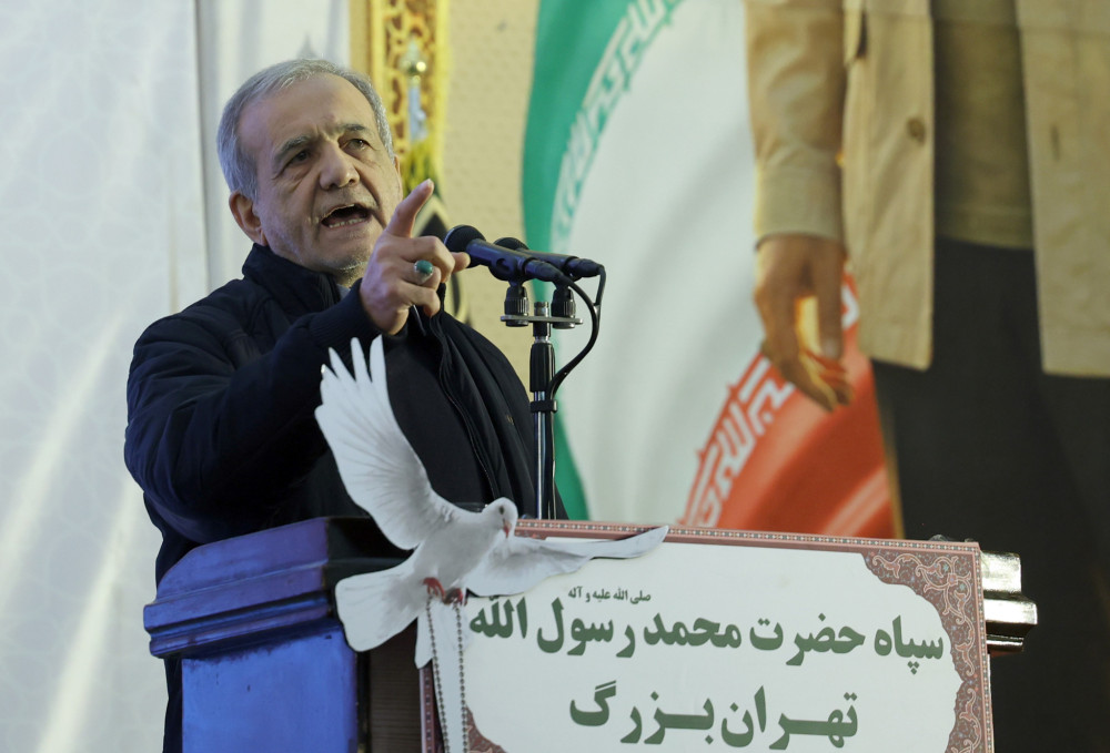 Μασούντ Πεζεσκιάν: «Η Ευρώπη να πιέσει τις ΗΠΑ» - Σκληρό μήνυμα για διαπραγματεύσεις και διεθνές δίκαιο στον πόλεμο