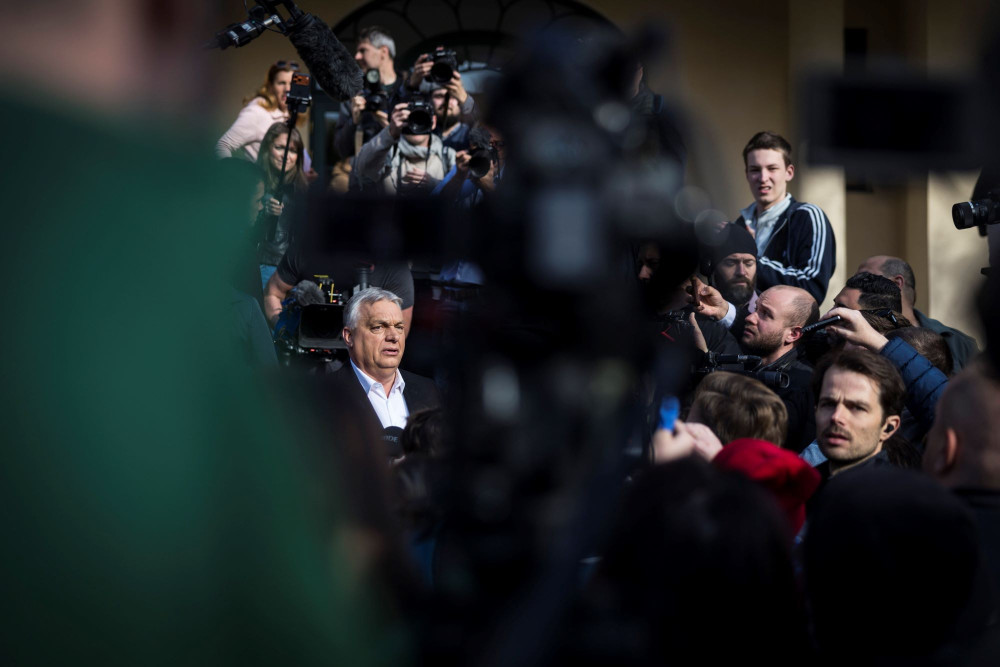 Ο Όρμπαν έπεσε, όχι ο Μητσοτάκης