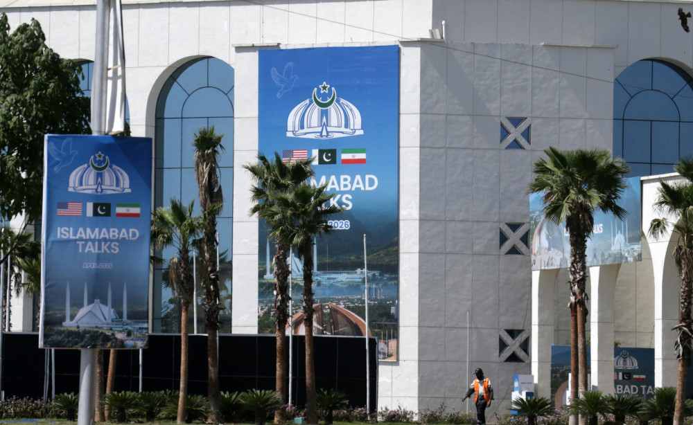 Στο Ισλαμαμπάντ για νέο γύρο συνομιλιών ΗΠΑ-Ιράν οι Βανς-Γκαλιμπάφ
