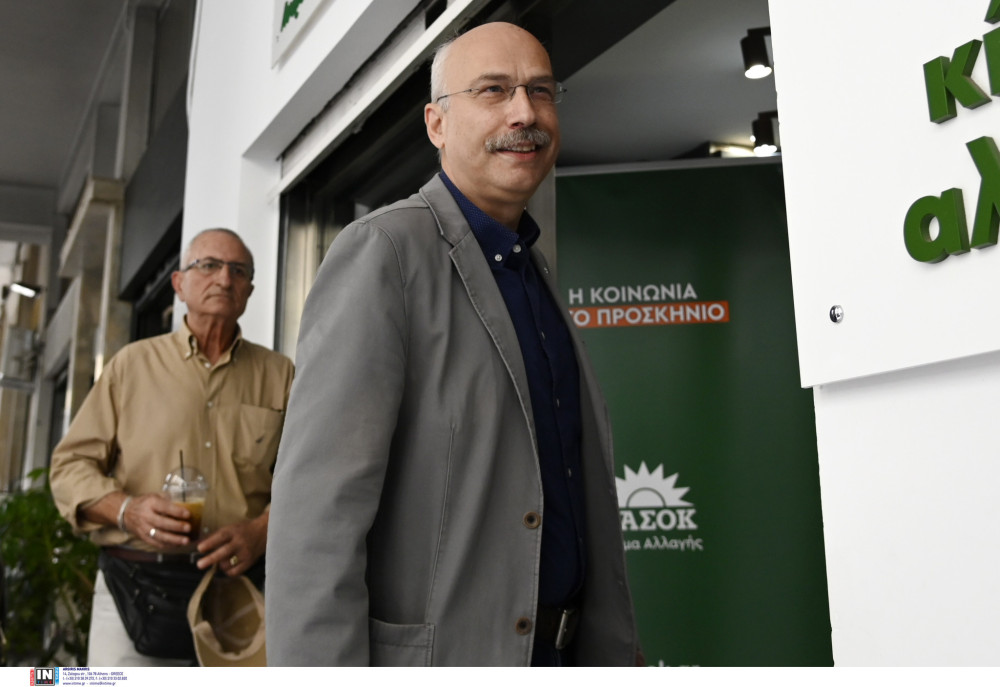 Κωμωδία: ο Μαργαρίτης του ΠΑΣΟΚ καλεί σε συλλαλητήριο για τα συνωμοσιολογικά σενάρια περί κατασκοπείας