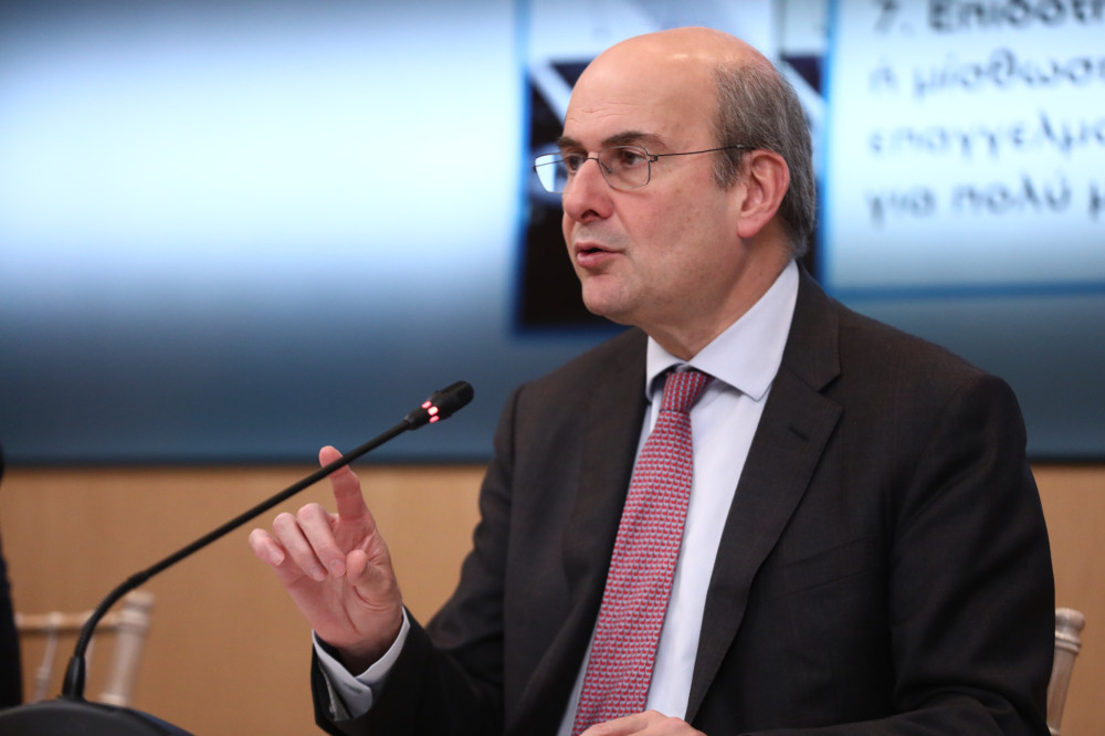 Κωστής Χατζηδάκης: Η κυβέρνηση έχει τη δυνατότητα να στηρίξει περαιτέρω τους πολίτες