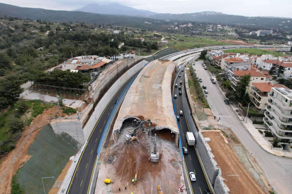 Γιατί κανείς δεν μιλάει για το Flyover;