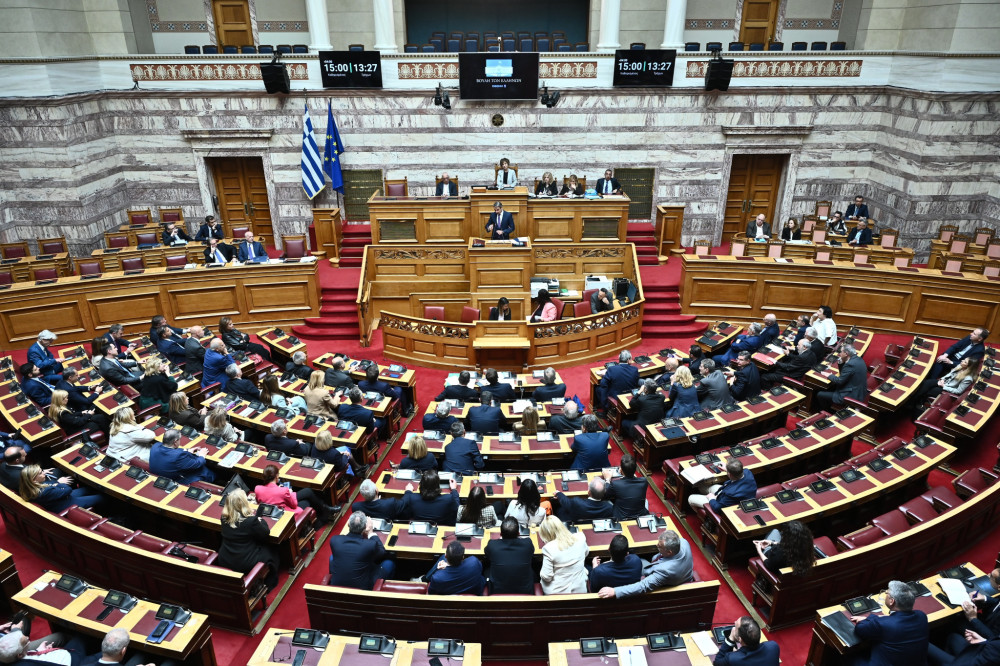 Ζητούν κάλπες χωρίς απαντήσεις