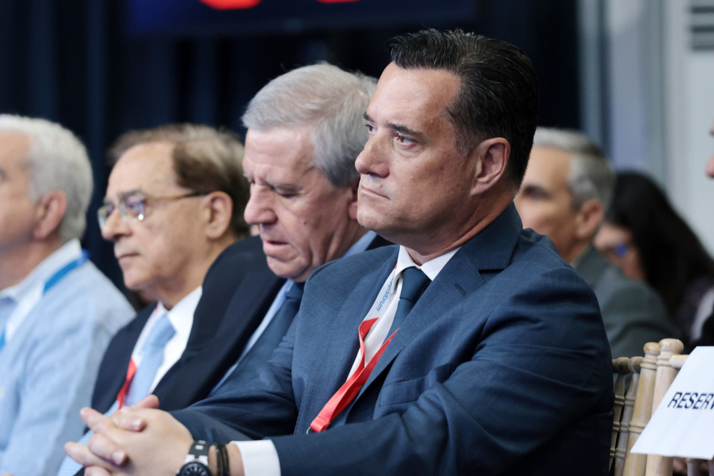 Άδωνις Γεωργιάδης: Η δημόσια φαρμακευτική δαπάνη της Ελλάδας είναι κοντά στον ευρωπαϊκό μέσο όρο (video)