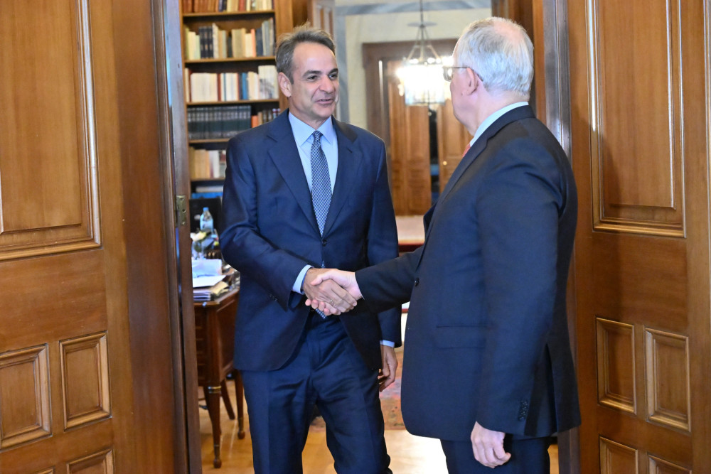 Κυριάκος Μητσοτάκης σε  Κωνσταντίνο Τασούλα: «Με ξεχωριστό συμβολισμό η επίσκεψη Μακρόν» (video)