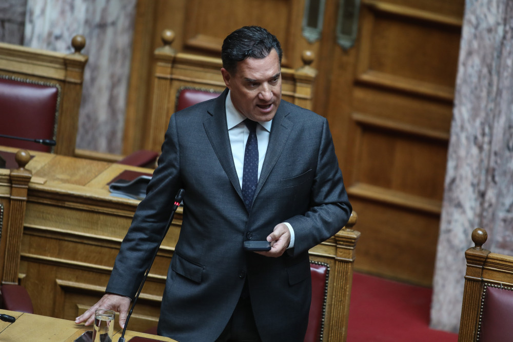 Άδωνις Γεωργιάδης: Ιστορική ενίσχυση του ΕΚΑΒ με 255 νέα ασθενοφόρα και μόνιμες προσλήψεις
