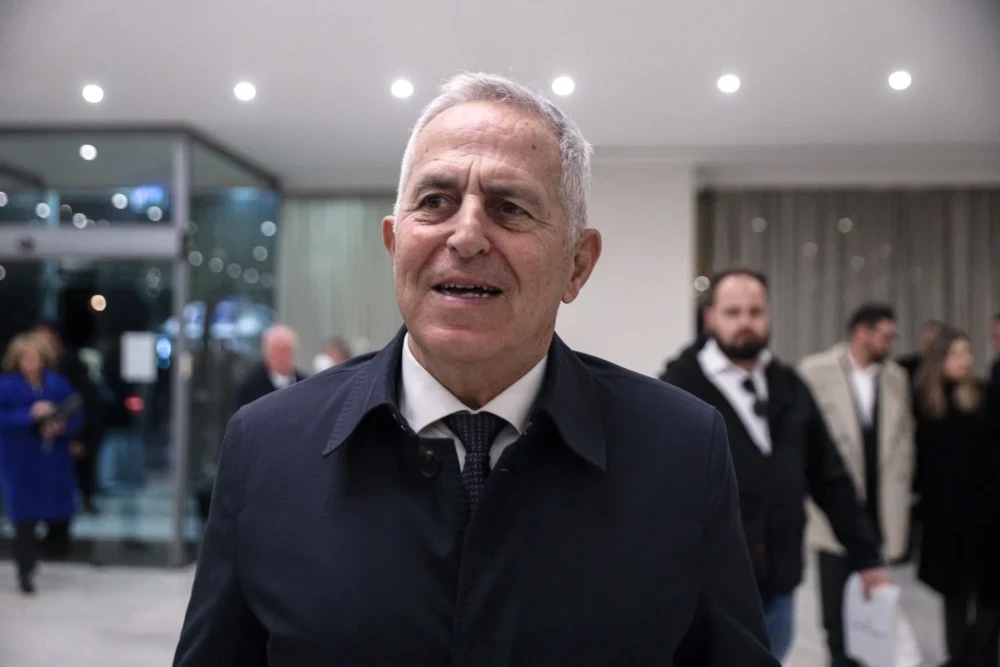 Παίρνουν και τον Ευάγγελο Αποστολάκη στο ΠΑΣΟΚ;